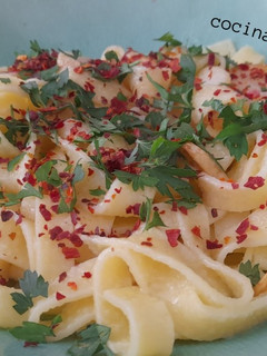 Una foto de Pasta aglio e olio - ajo y aceite-