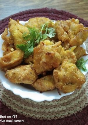 A picture of Pumpkin Flower Pakoras.