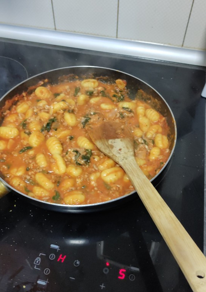 Una foto de Gnocchi con carne