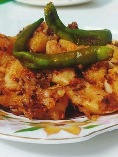 व्रत के आलू (Vrat ke aloo recipe in Hindi) रेसिपी मुख्य फोटो