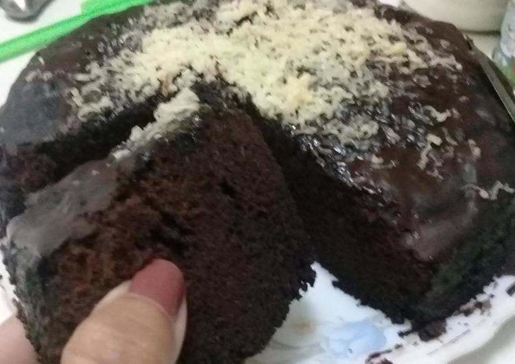 Langkah Mudah untuk Menyiapkan Ultimate chocolate cake, Bikin Ngiler