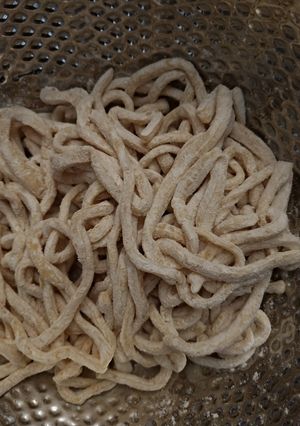 自製雞蛋麵條 的食譜成品照片