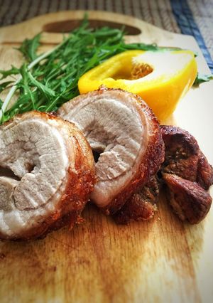 รูปของ หมูกรอบขาชู