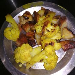 A picture of Cauliflower Potato fry.