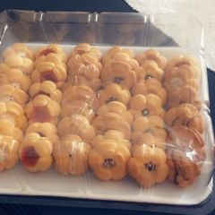 A picture of Thuly ‘s biscuits.