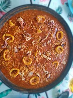 Una foto de Arroz de calamares😉😉😉😋😋😋
