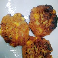 A picture of Tuna Potato cakes.