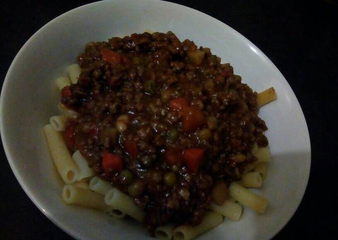 Step-by-Step Guide to Prepare Speedy Macaroni and Beef Mince - Trying New Recipes