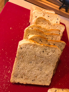 超柔軟—湯種種籽吐司 的食譜成品照片