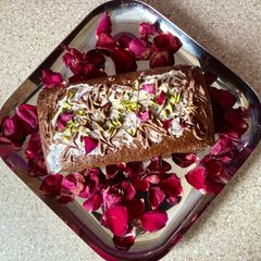A picture of Pistachio cake eggless.