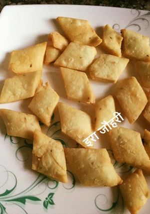मैदे से बने नमक पारे (maide se bane Namak Pare Recipe in Hindi) रेसिपी मुख्य फोटो