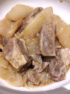 A picture of Beef with Radish.