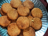 सूजी की मीठी मठरी (Suji ki meethi mathri recipe in Hindi)