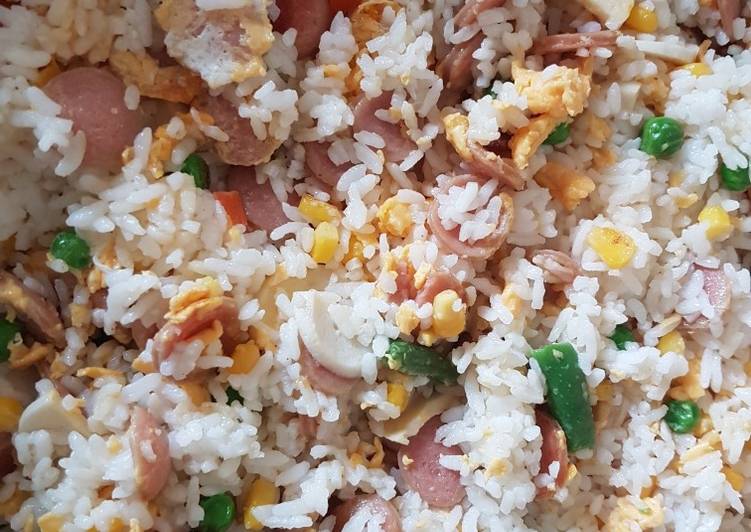 Langkah Mudah untuk Menyiapkan Nasi goreng favorit, Lezat Sekali