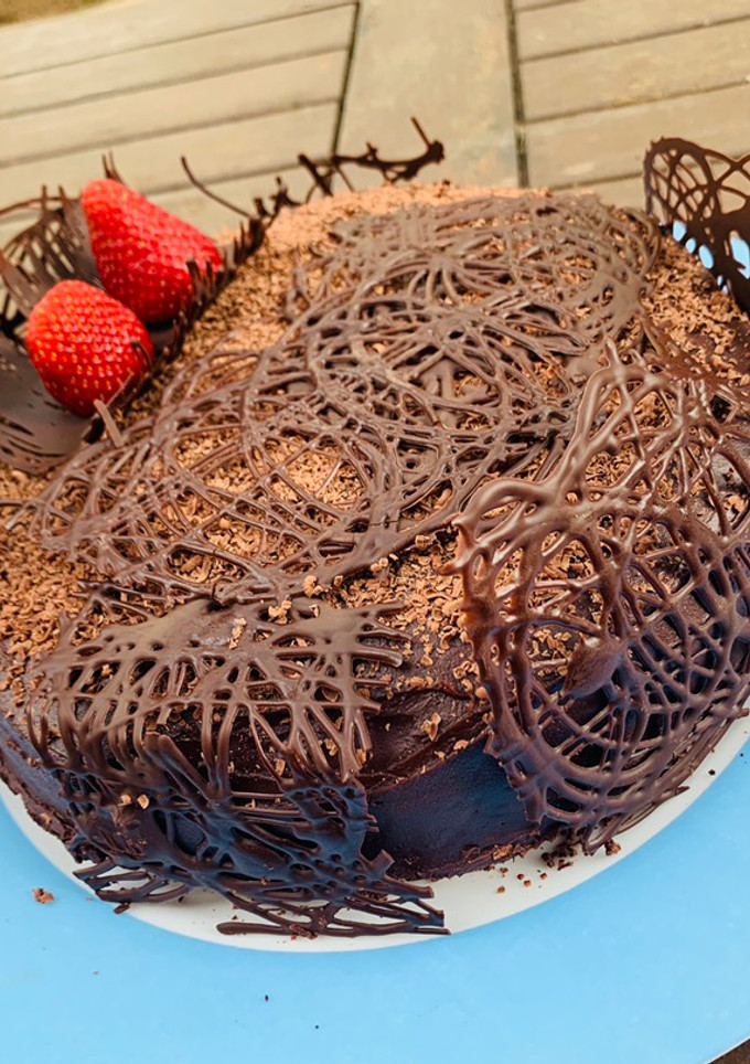 Una foto de Bizcocho triple chocolate 🍫