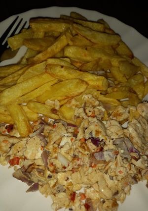Chips and scramble egg ainihin hoton girkin