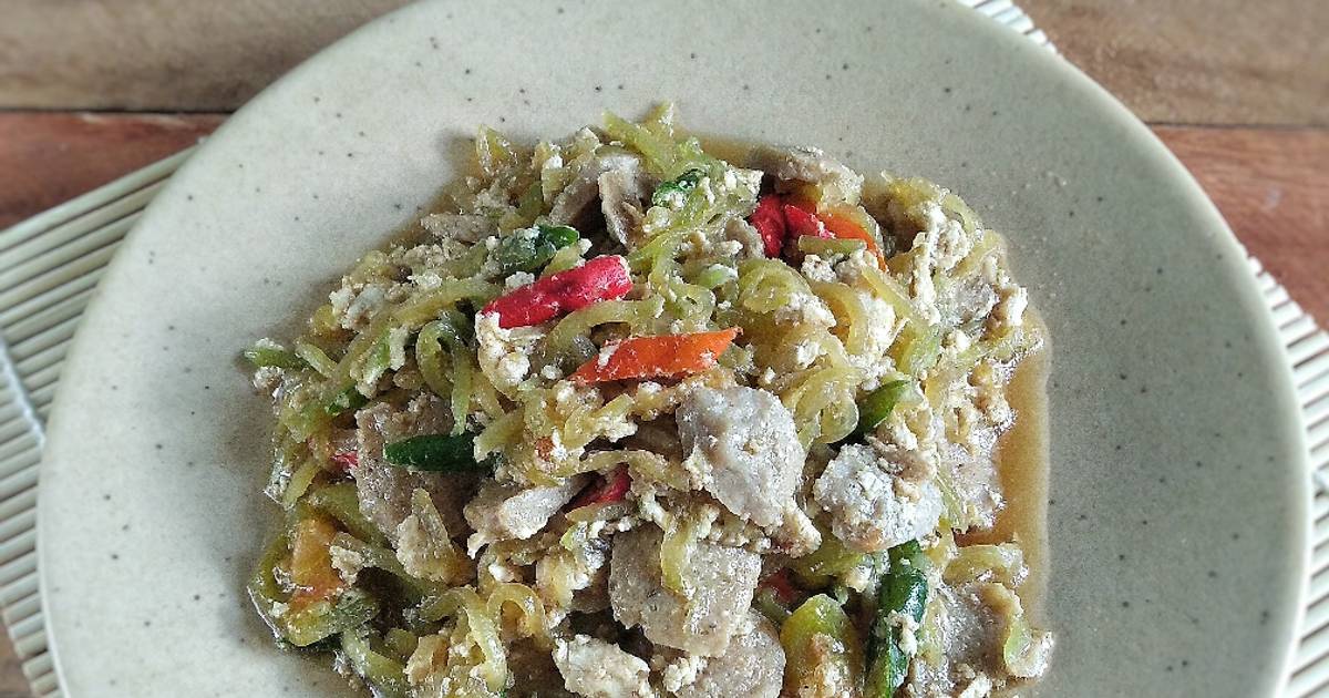 Resep Tumis Labu Siam, Bakso dan Telur oleh SiRa_UmmuTsa - Cookpad