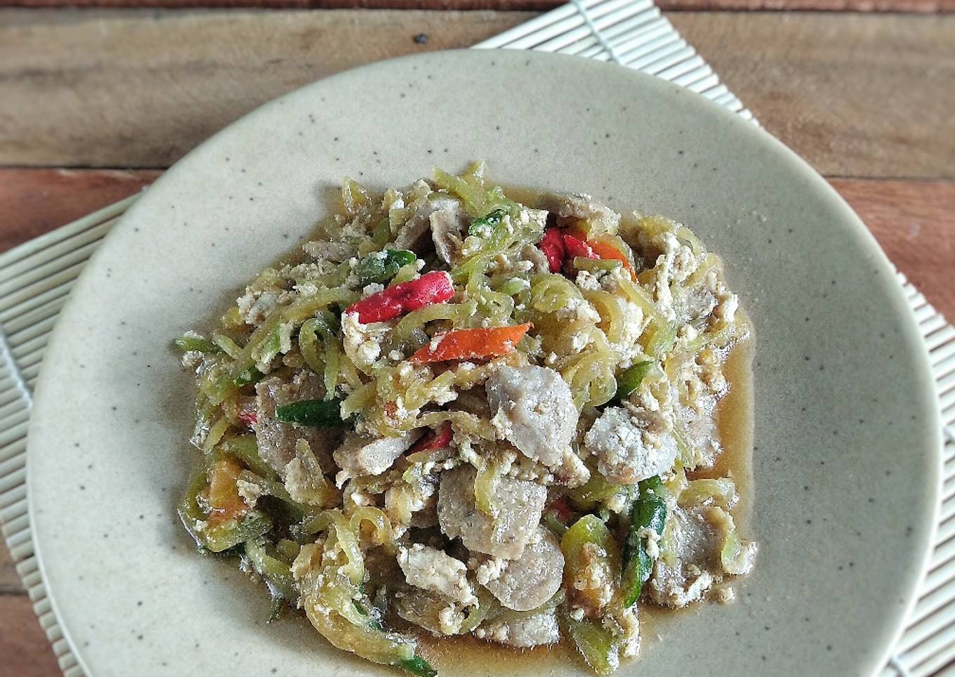 Tumis Labu Siam, Bakso dan Telur