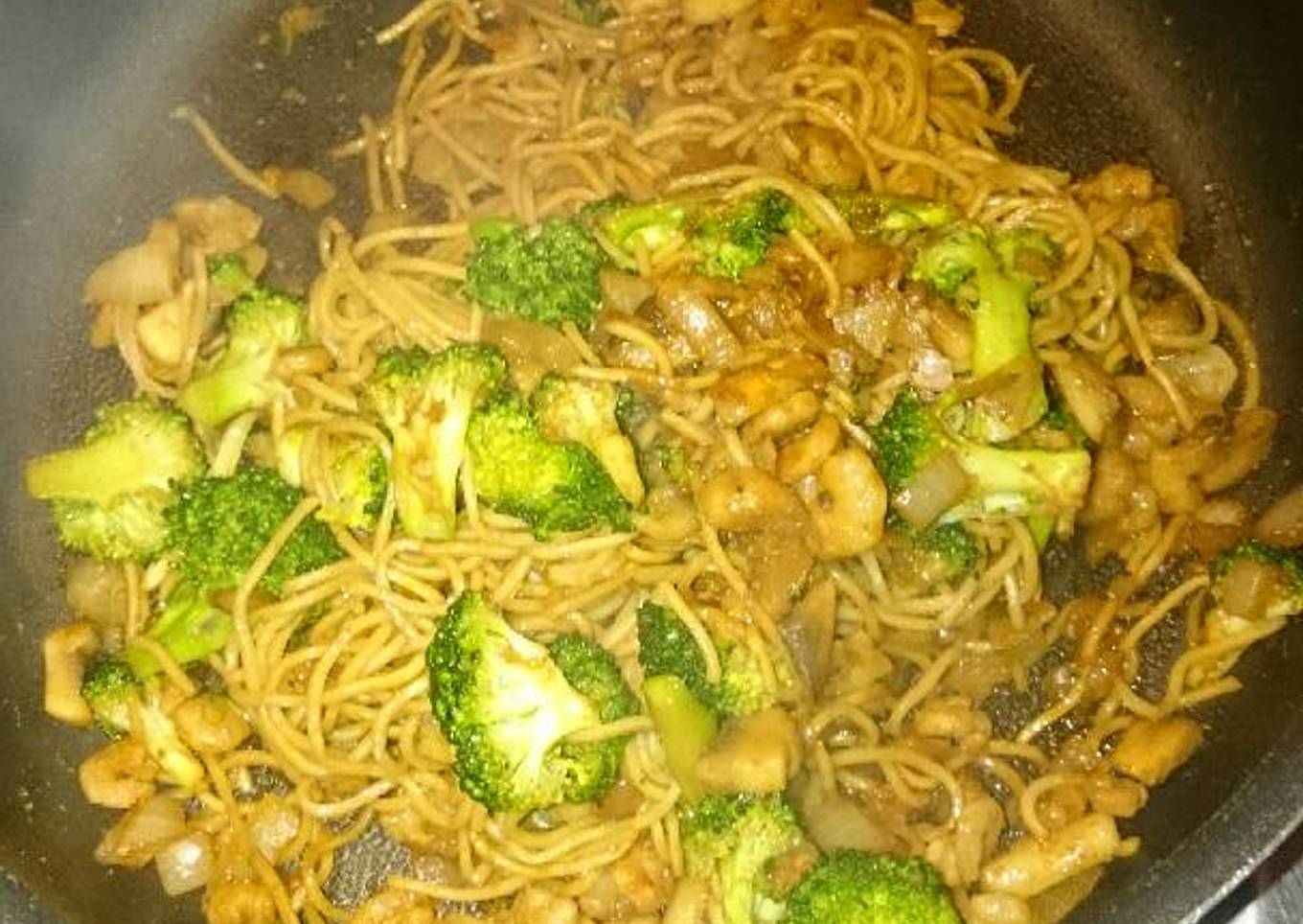 Wok crevettes brocolis champignons