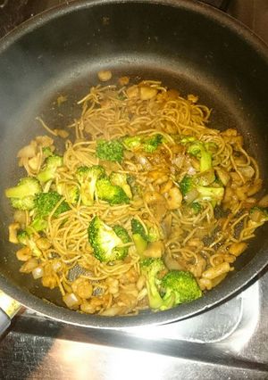 Une photo de Wok crevettes brocolis champignons