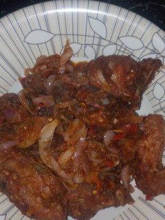 A picture of Peppered meat.