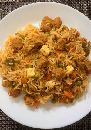 A picture of Veg Soya chunk paneer pulav.