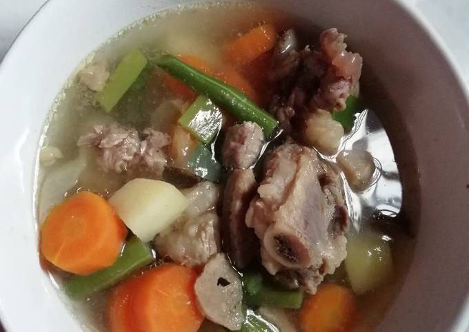 Sop tulang iga sapi