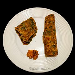 A picture of Palak paratha or Spinach Paratha.