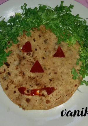 A picture of Stuffed potato onion paratha.