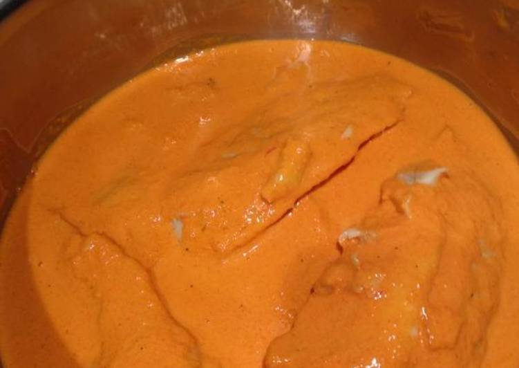 Filetes de merluza con salsa pimiento