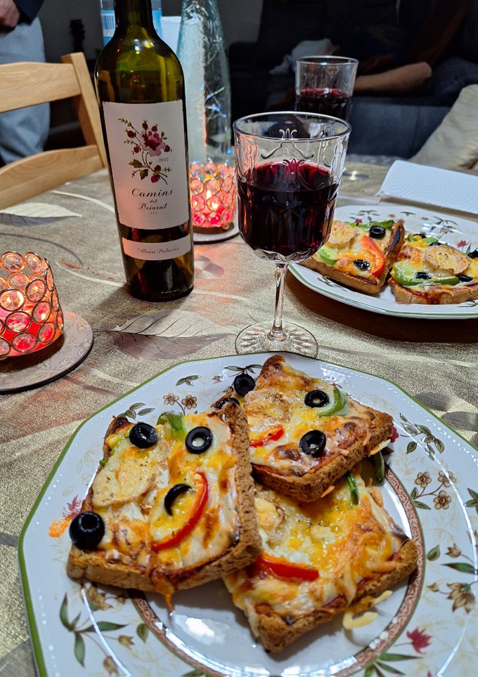 Una foto de Pizza de Pan de molde integral