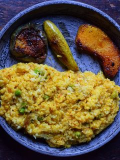ভূনা খিচুড়ি(Bhuna khichuri recipe in Bengali) রেসিপির প্রধান ছবি