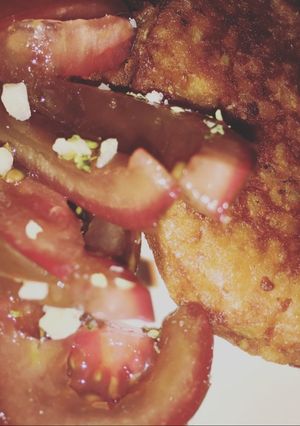 Una foto de Hamburguesa vegetal con tomate