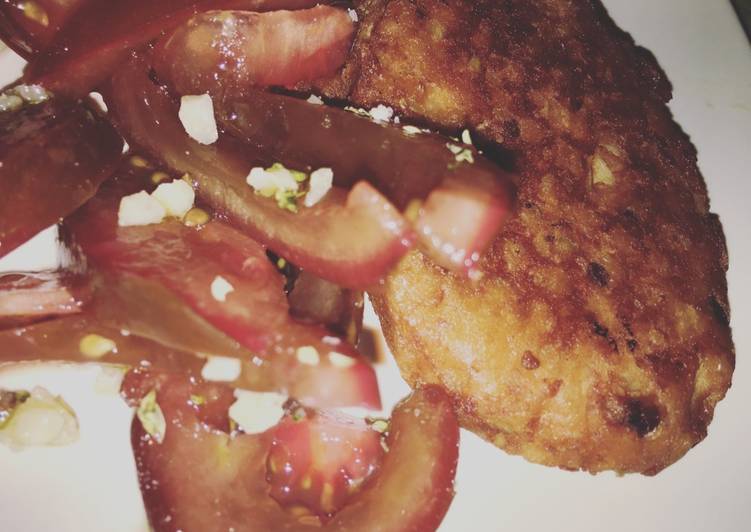 Hamburguesa vegetal con tomate