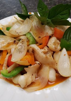 Hình của món Mực xào sa tế.