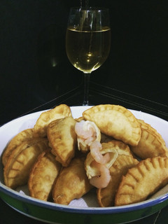 Una foto de Empanadas camarón queso 🍤🧀