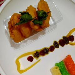 A picture of Aloo puri.