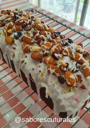 Una foto de 🎅🏻Budín Navideño con Frutos Secos y Arándanos 🌰🫐