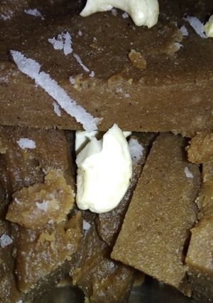 A picture of Singhare flour ka halwa.