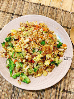 肉鬆蔬菜炒飯|一鍋到底 的食譜成品照片