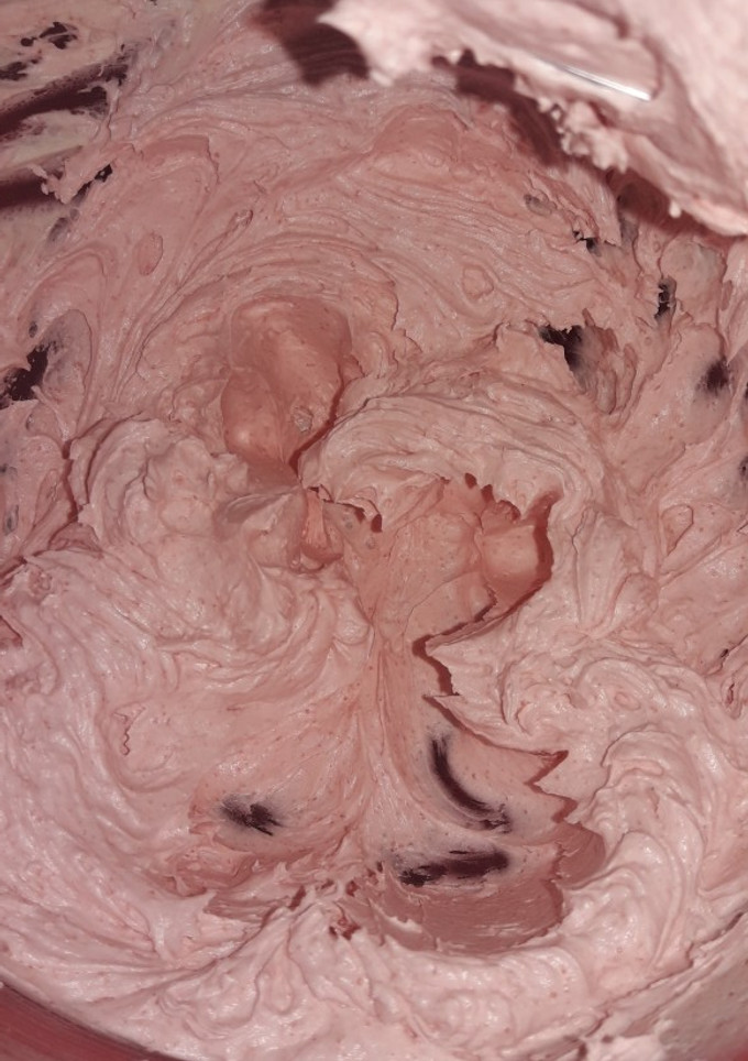 Una foto de Mousse de frutilla para relleno de torta