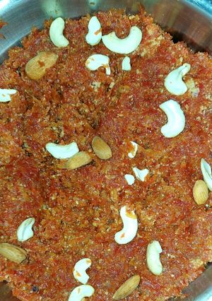 गाजर का हलवा (gajar ka halwa recipe in Hindi) रेसिपी मुख्य फोटो