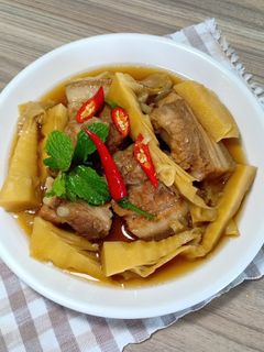 Hình của món Thịt kho măng.