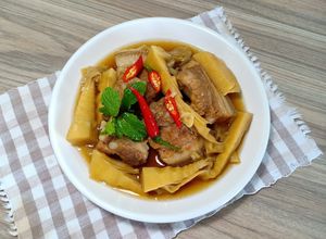 Hình của món Thịt kho măng.