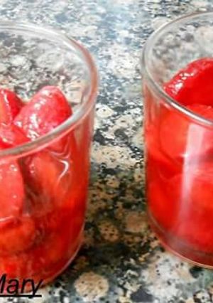 Una foto de Vasitos de fresas con zumo de limón