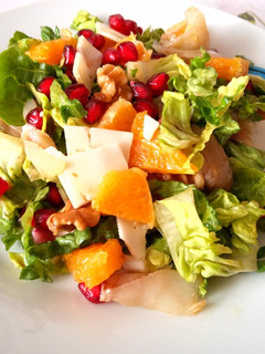 Una foto de Ensalada con bacalao ahumado