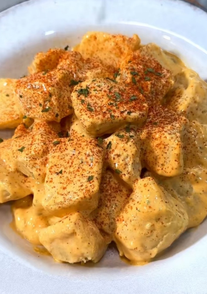 Una foto de Patatas con salsa mozarabe