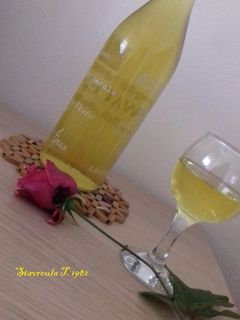 Φωτογραφία της συνταγής Limoncello (λιμοντσέλο) με τσίπουρο