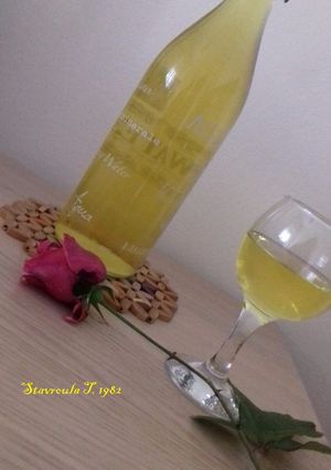 Φωτογραφία της συνταγής Limoncello (λιμοντσέλο) με τσίπουρο