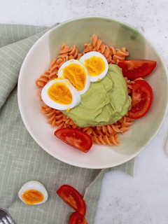 Una foto de Mayonesa de aguacate 3 ingredientes
